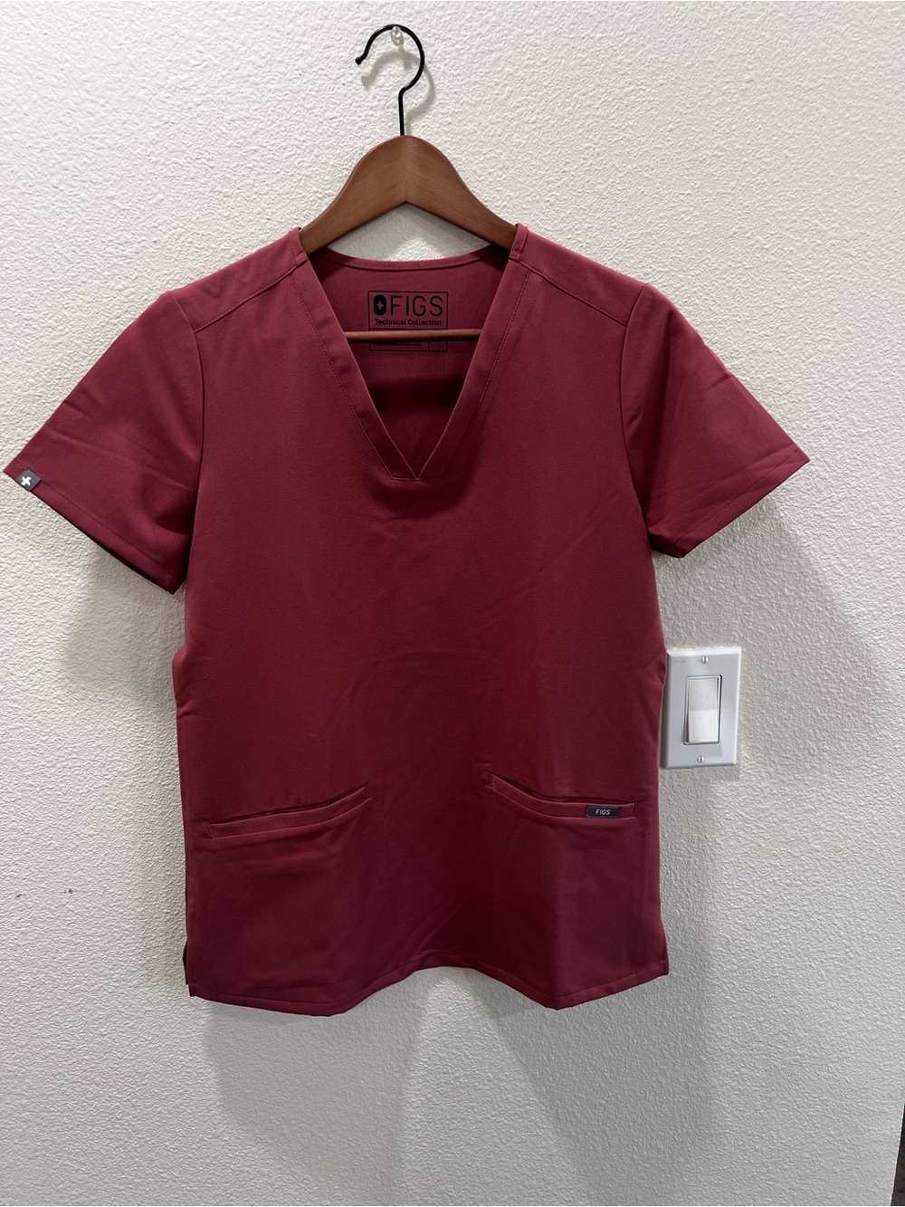 Figs Casma V-Neck Scrub Top Taupe Womenโs Size XS Casual Workwear Comfortable